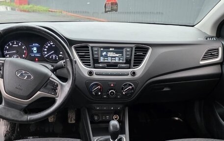 Hyundai Solaris II рестайлинг, 2017 год, 1 180 000 рублей, 11 фотография