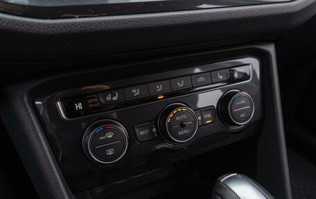 Volkswagen Tiguan II, 2020 год, 2 139 000 рублей, 20 фотография