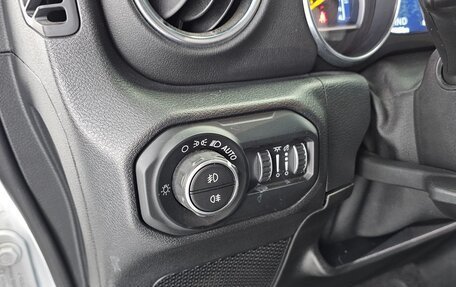 Jeep Wrangler, 2021 год, 5 060 000 рублей, 17 фотография