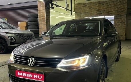 Volkswagen Jetta VI, 2012 год, 1 450 000 рублей, 28 фотография