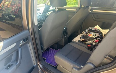 Volkswagen Touran III, 2012 год, 999 000 рублей, 4 фотография