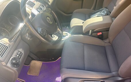 Volkswagen Touran III, 2012 год, 999 000 рублей, 7 фотография