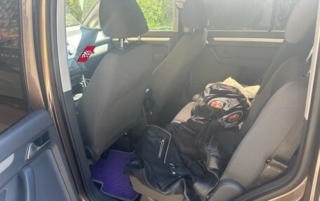 Volkswagen Touran III, 2012 год, 999 000 рублей, 5 фотография