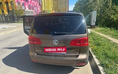 Volkswagen Touran III, 2012 год, 999 000 рублей, 3 фотография