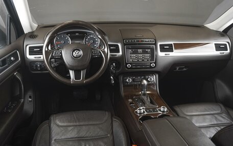 Volkswagen Touareg III, 2015 год, 2 619 000 рублей, 6 фотография