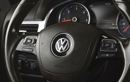 Volkswagen Touareg III, 2015 год, 2 619 000 рублей, 18 фотография
