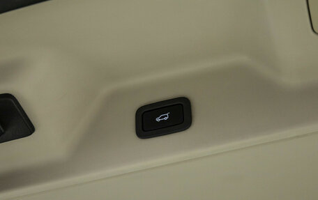 Land Rover Range Rover IV рестайлинг, 2017 год, 5 900 000 рублей, 15 фотография