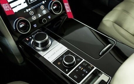 Land Rover Range Rover IV рестайлинг, 2015 год, 4 199 000 рублей, 24 фотография