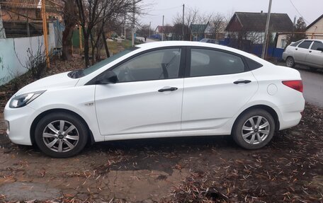 Hyundai Solaris II рестайлинг, 2014 год, 830 000 рублей, 2 фотография