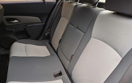 Chevrolet Cruze II, 2010 год, 369 000 рублей, 10 фотография