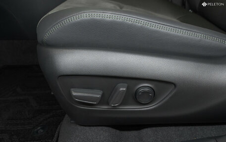 Toyota RAV4, 2025 год, 4 300 000 рублей, 17 фотография