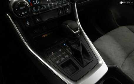 Toyota RAV4, 2025 год, 4 300 000 рублей, 19 фотография