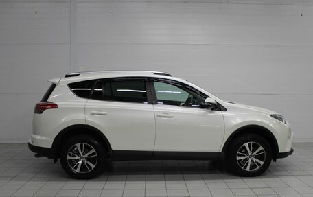 Toyota RAV4, 2017 год, 2 300 000 рублей, 5 фотография