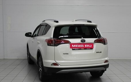 Toyota RAV4, 2017 год, 2 300 000 рублей, 10 фотография
