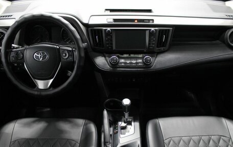 Toyota RAV4, 2017 год, 2 300 000 рублей, 20 фотография