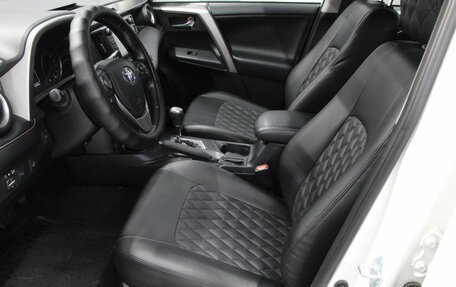 Toyota RAV4, 2017 год, 2 300 000 рублей, 21 фотография