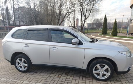 Mitsubishi Outlander III рестайлинг 3, 2013 год, 1 500 000 рублей, 3 фотография