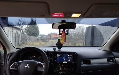 Mitsubishi Outlander III рестайлинг 3, 2013 год, 1 500 000 рублей, 5 фотография