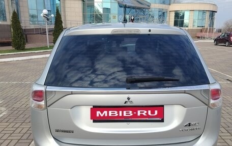 Mitsubishi Outlander III рестайлинг 3, 2013 год, 1 500 000 рублей, 2 фотография