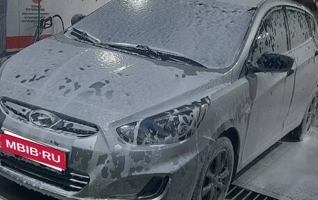 Hyundai Solaris II рестайлинг, 2013 год, 780 000 рублей, 2 фотография