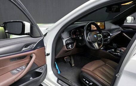 BMW 5 серия, 2021 год, 4 930 000 рублей, 10 фотография