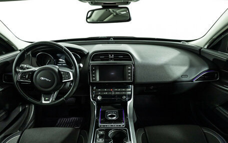 Jaguar XE I рестайлинг, 2015 год, 1 599 989 рублей, 13 фотография