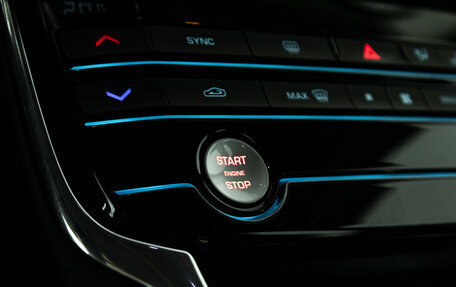 Jaguar XE I рестайлинг, 2015 год, 1 599 989 рублей, 20 фотография