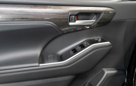 Toyota Highlander, 2025 год, 6 150 000 рублей, 16 фотография