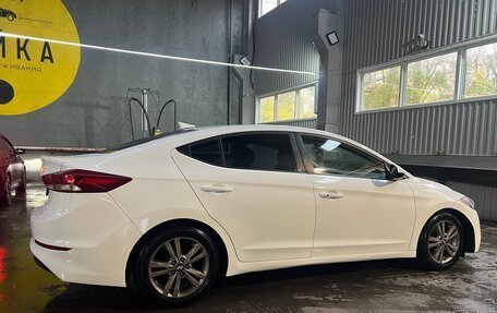 Hyundai Elantra VI рестайлинг, 2016 год, 1 050 000 рублей, 9 фотография