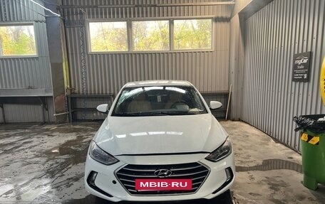 Hyundai Elantra VI рестайлинг, 2016 год, 1 050 000 рублей, 2 фотография