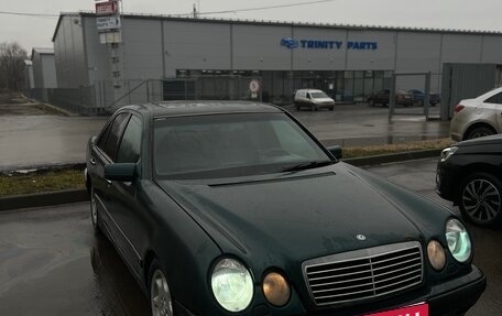 Mercedes-Benz E-Класс, 1996 год, 499 000 рублей, 2 фотография