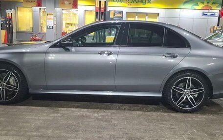 Mercedes-Benz E-Класс, 2019 год, 5 200 000 рублей, 3 фотография