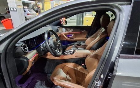 Mercedes-Benz E-Класс, 2019 год, 5 200 000 рублей, 6 фотография