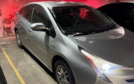Toyota Prius IV XW50, 2015 год, 1 350 000 рублей, 2 фотография