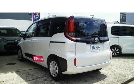 Toyota Sienta, 2023 год, 1 450 911 рублей, 6 фотография