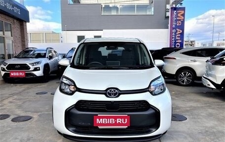 Toyota Sienta, 2023 год, 1 450 911 рублей, 3 фотография