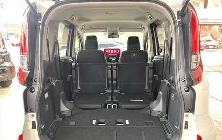 Toyota Sienta, 2023 год, 1 450 911 рублей, 13 фотография