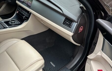 Jaguar XF II, 2016 год, 2 100 000 рублей, 26 фотография