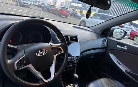 Hyundai Solaris II рестайлинг, 2011 год, 700 000 рублей, 9 фотография