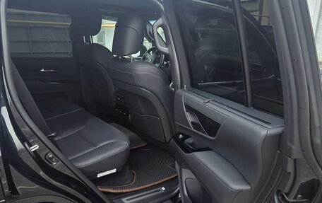 Lexus LX, 2025 год, 17 000 000 рублей, 10 фотография