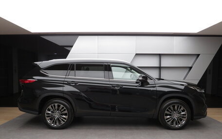 Toyota Highlander, 2025 год, 6 520 000 рублей, 29 фотография