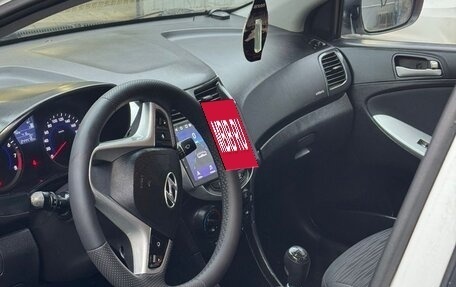 Hyundai Solaris II рестайлинг, 2015 год, 600 000 рублей, 2 фотография