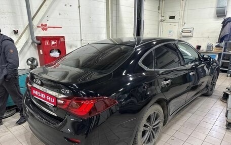 Infiniti Q70 I, 2016 год, 2 500 000 рублей, 4 фотография