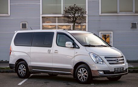 Hyundai Grand Starex Grand Starex I рестайлинг 2, 2017 год, 2 295 000 рублей, 3 фотография