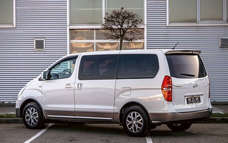 Hyundai Grand Starex Grand Starex I рестайлинг 2, 2017 год, 2 295 000 рублей, 4 фотография