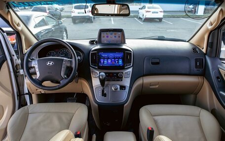 Hyundai Grand Starex Grand Starex I рестайлинг 2, 2017 год, 2 295 000 рублей, 13 фотография