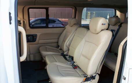 Hyundai Grand Starex Grand Starex I рестайлинг 2, 2017 год, 2 295 000 рублей, 17 фотография