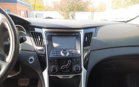 Hyundai Sonata VI, 2012 год, 980 000 рублей, 6 фотография