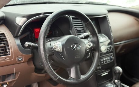 Infiniti FX II, 2009 год, 1 340 000 рублей, 26 фотография