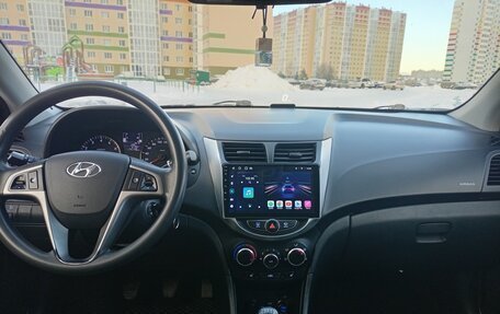 Hyundai Solaris II рестайлинг, 2014 год, 900 000 рублей, 5 фотография